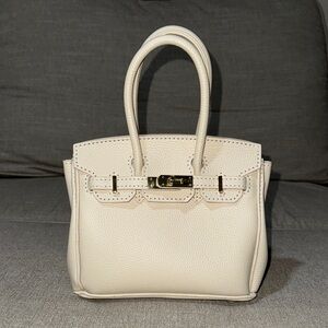 Elegant Cream Handbag